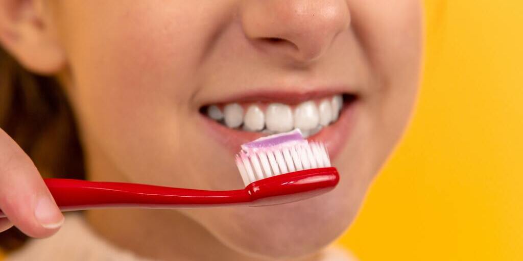 prevenir la gingivitis con el cepillado dental