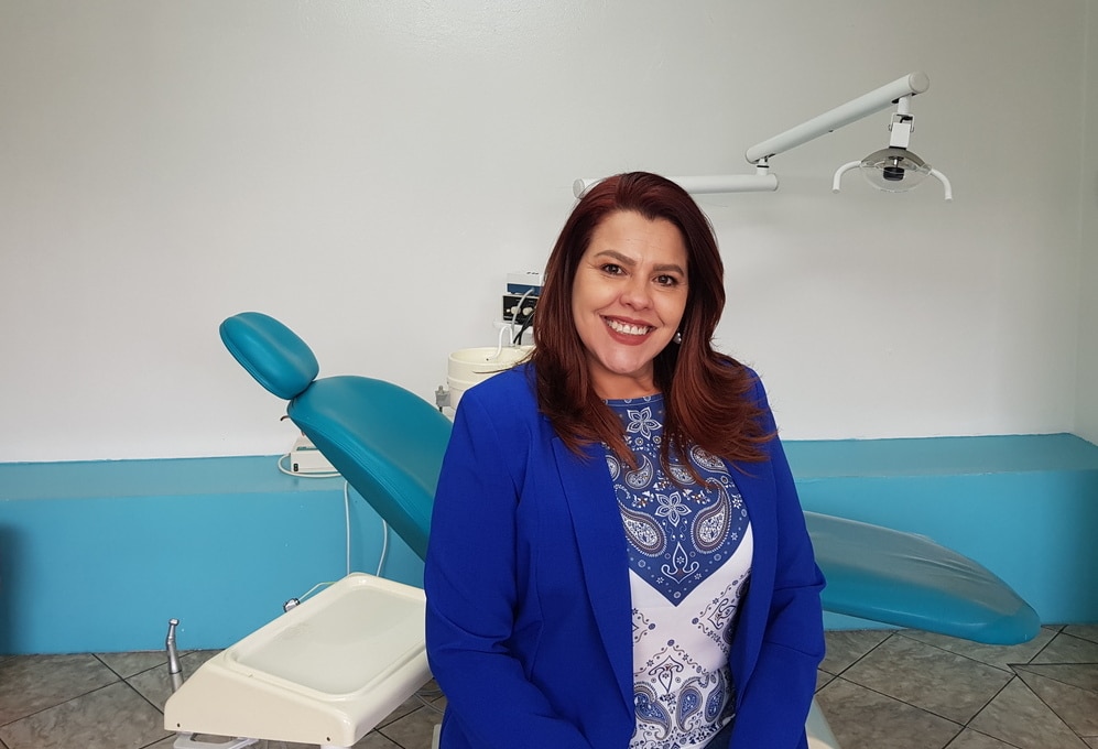 Dra. Bianca Barradas en el Centro Odontológico Asiri